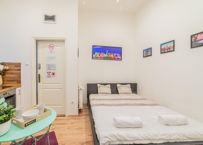  Budapest Room