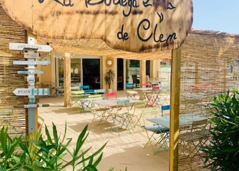 Occitanie Fabregues Pool Side Bar