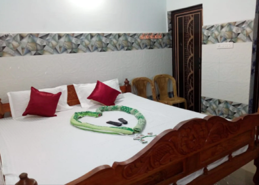 Odisha Puri Deluxe Double Bed Room AC with Mattress