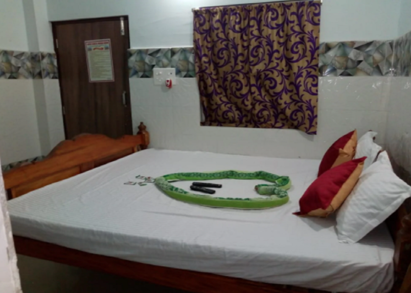 Odisha Puri Deluxe Double Bed Room AC with Mattress
