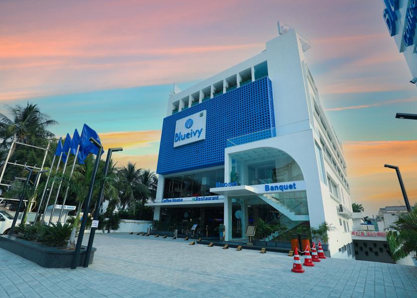 Gujarat Anand Hotel Exterior