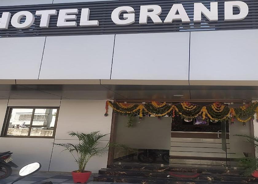 Gujarat Vadodara Front of property
