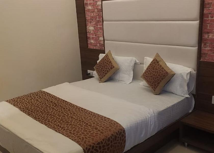 Gujarat Vadodara Room