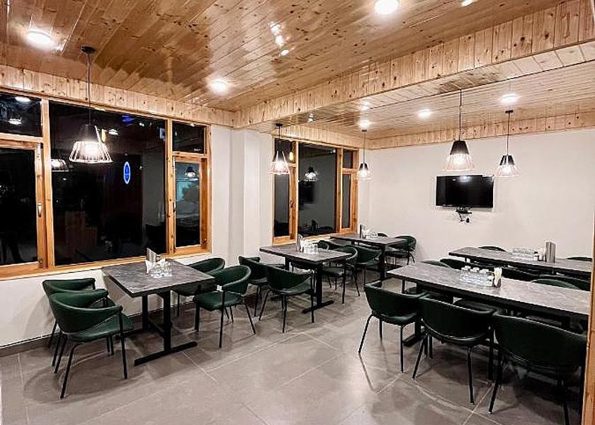 Himachal Pradesh Manali Dining Area