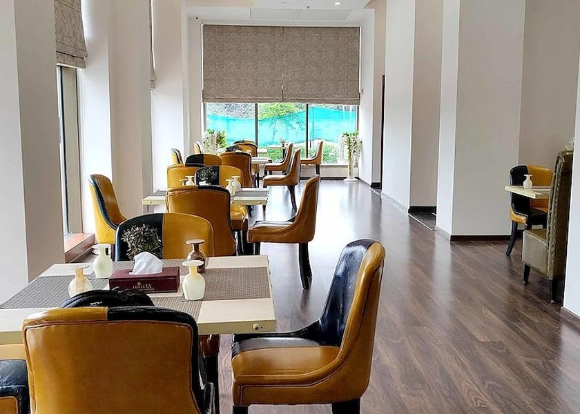 Delhi Delhi Food & Dining