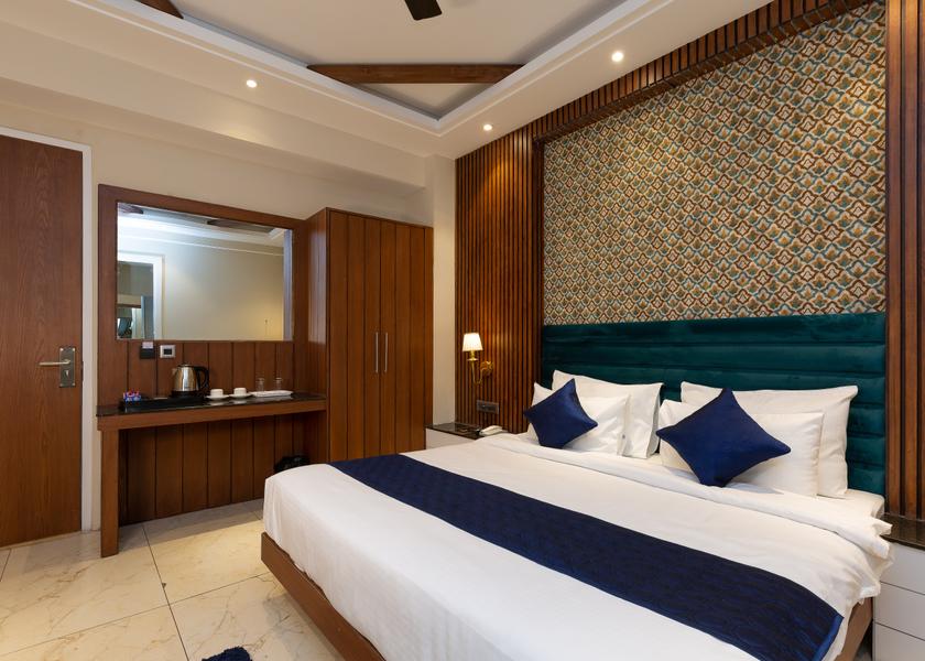 Uttarakhand Mussoorie Deluxe Room 