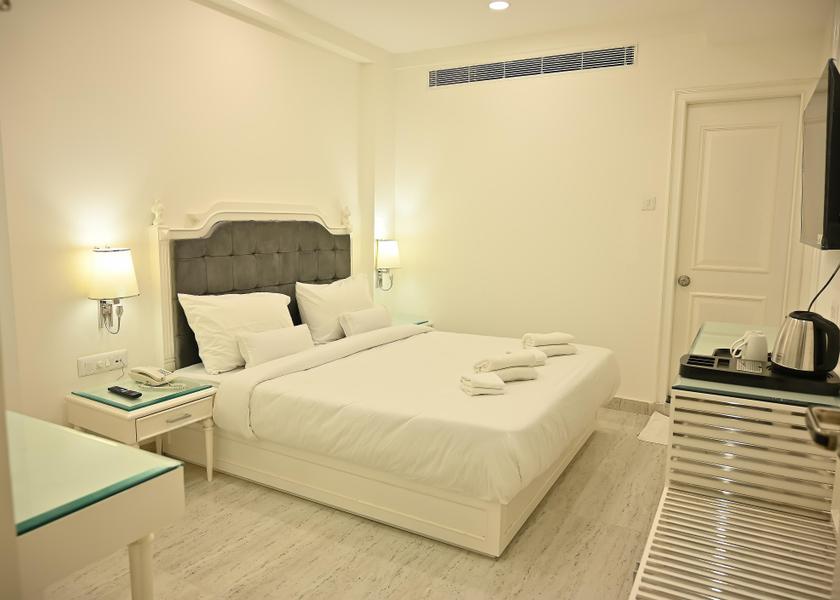 Uttar Pradesh Varanasi STANDARD DOUBLE BED