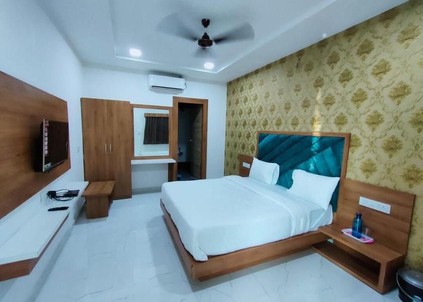 Gujarat Anand Deluxe Room