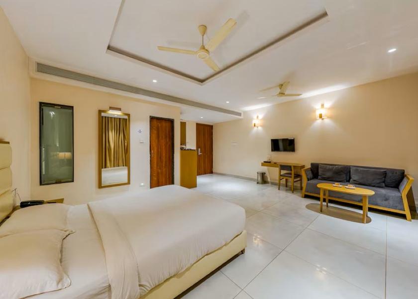Maharashtra Karad Executive Room AC