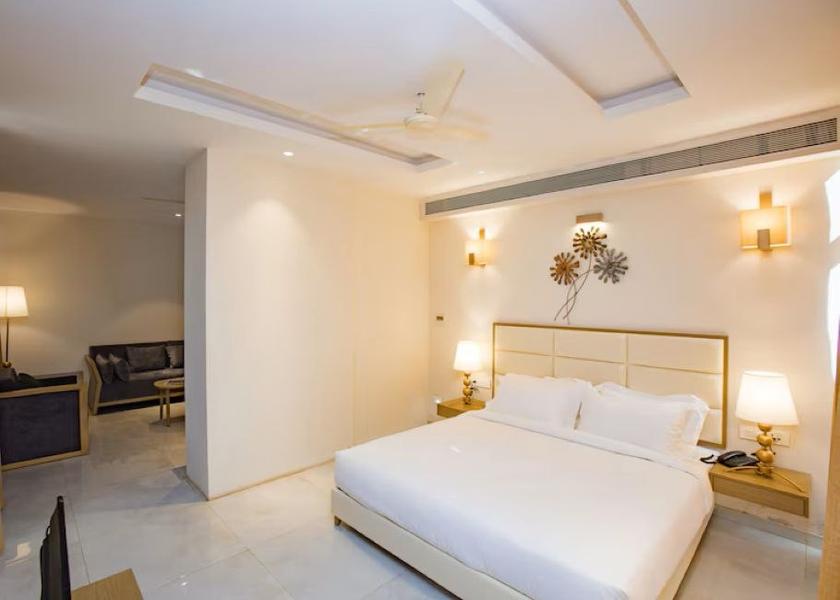 Maharashtra Karad Deluxe Room AC