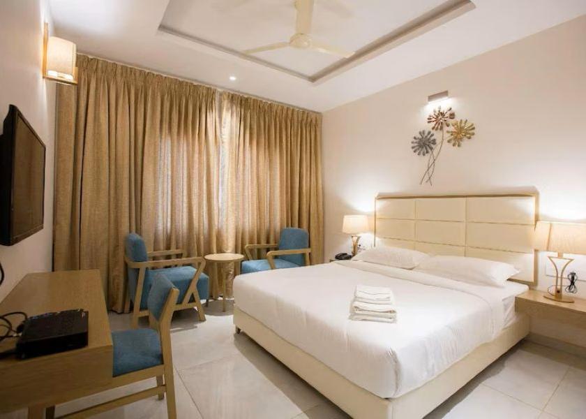 Maharashtra Karad Deluxe Room AC