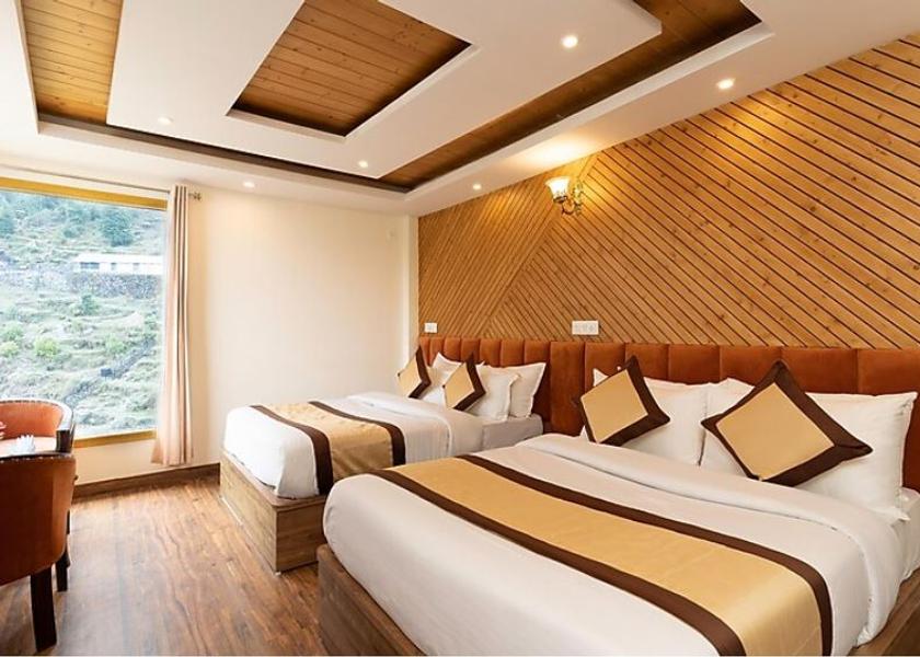 Himachal Pradesh Dalhousie Family Room With Private Balcony