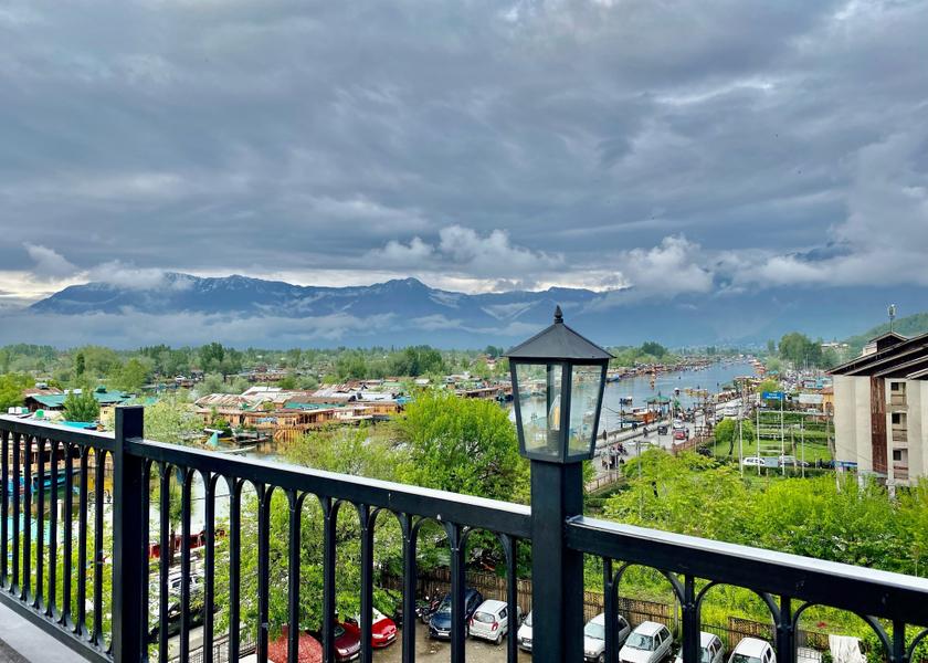 Jammu and Kashmir Srinagar Hotel View