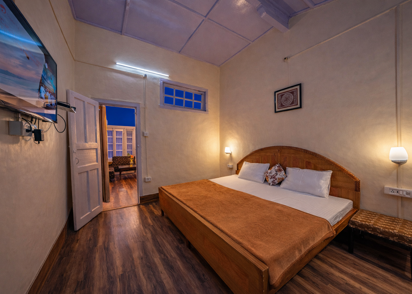 Uttarakhand Nainital 1st Floor Lake View family Suite