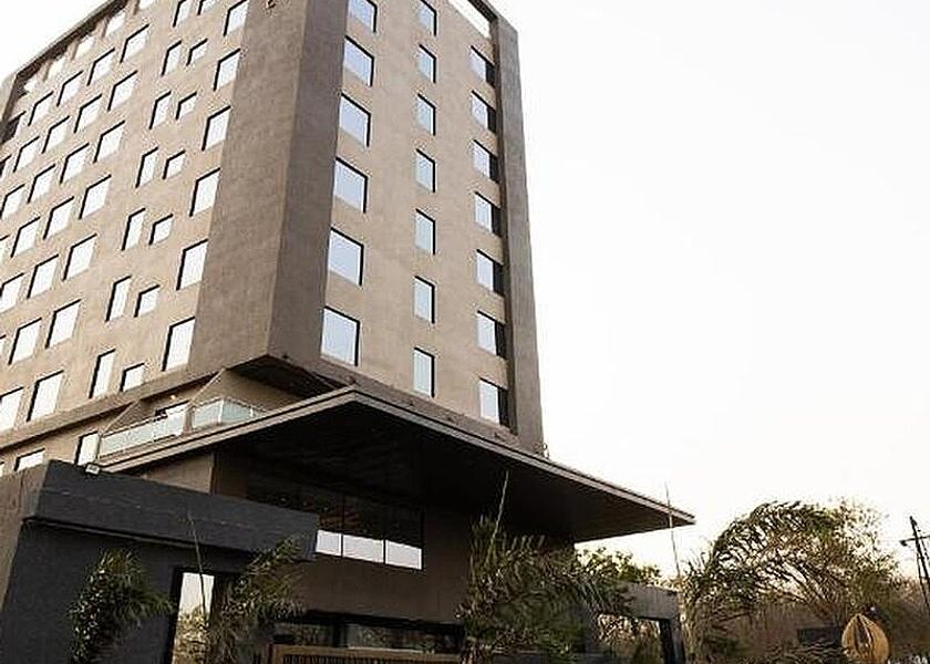 Maharashtra Pune Hotel Exterior