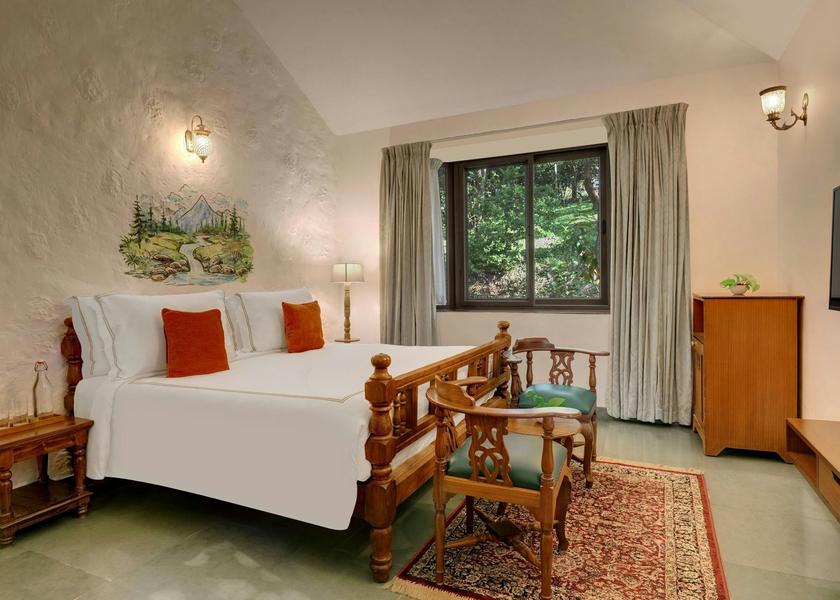 Karnataka Sakleshpur Guestroom - King Bed - TV