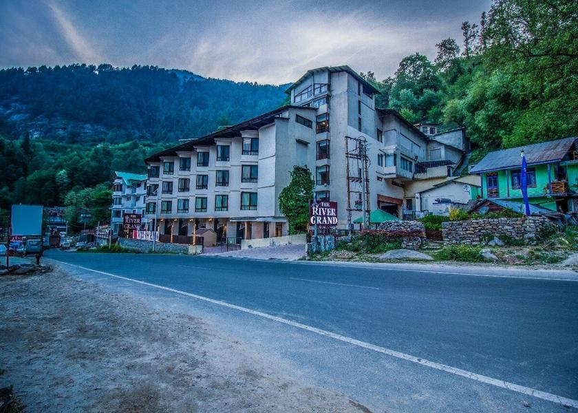 Himachal Pradesh Manali Hotel Exterior