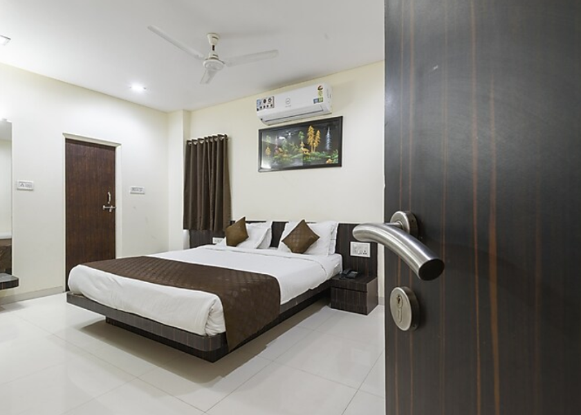 Maharashtra Nashik deluxe room