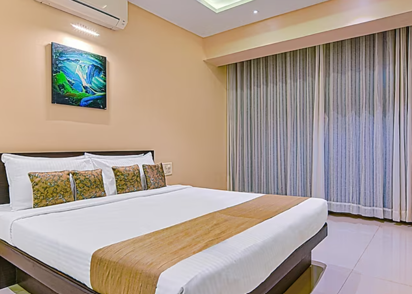 Maharashtra Mahabaleshwar Deluxe AC Room with Balcony