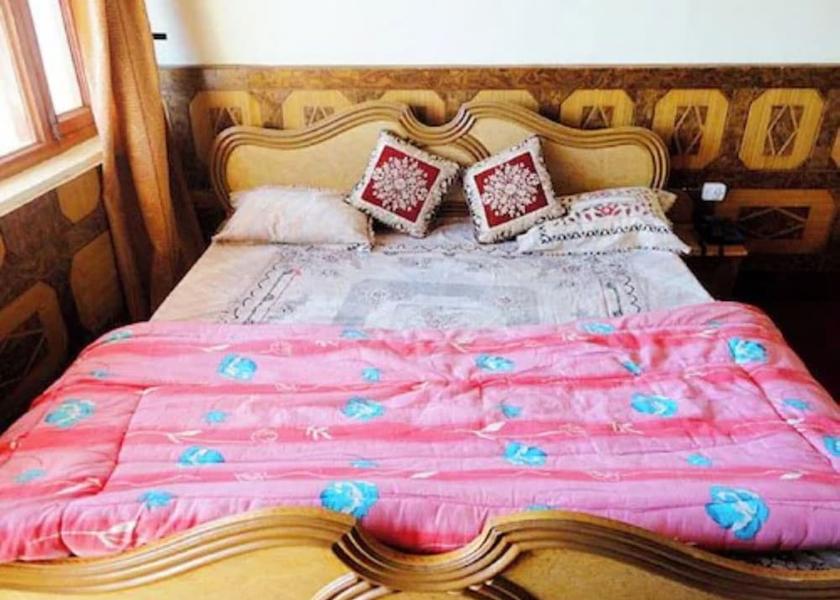 Uttarakhand Ranikhet Room