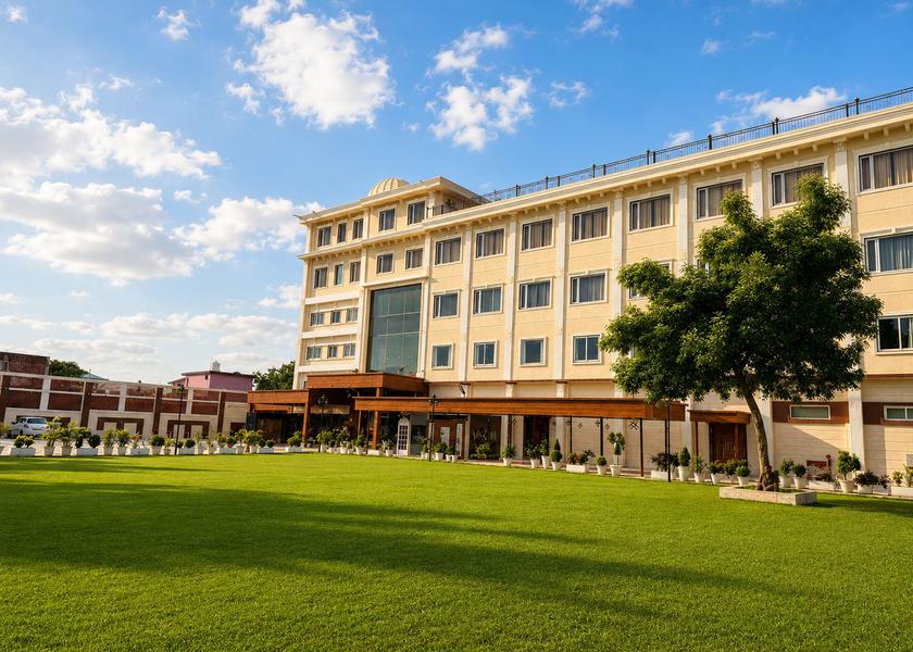 Uttarakhand Dehradun Hotel Exterior