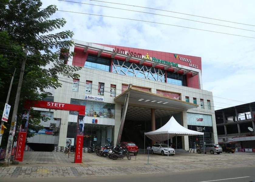 Kerala Perintalmanna Vavas Mall View