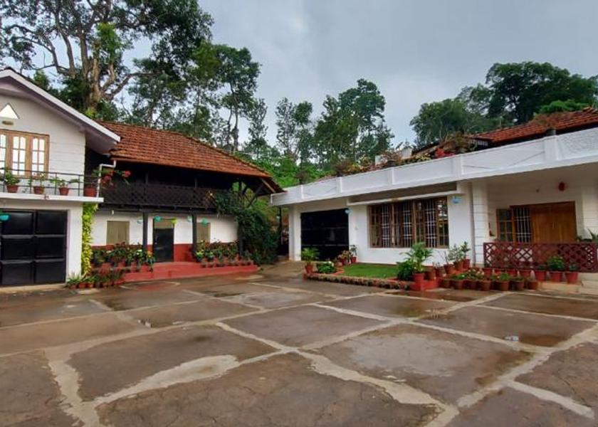 Karnataka Hakathur Hotel Exterior