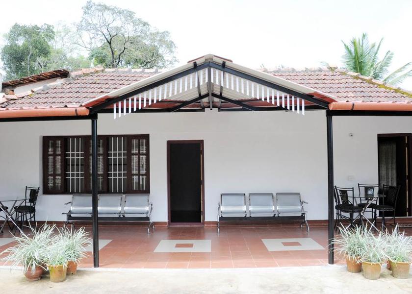 Karnataka Hakathur Hotel Exterior