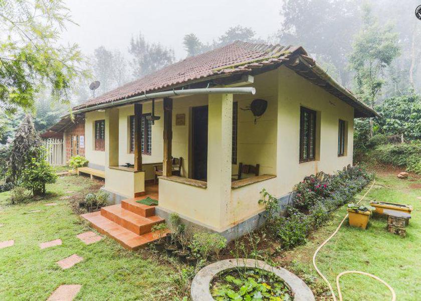 Karnataka Bejjalane 'A' Beat Hotel Exterior