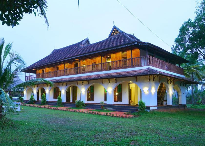 Kerala Kumarakom Hotel Exterior