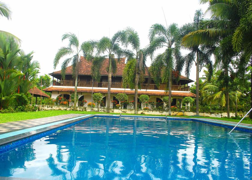 Kerala Kumarakom Pool