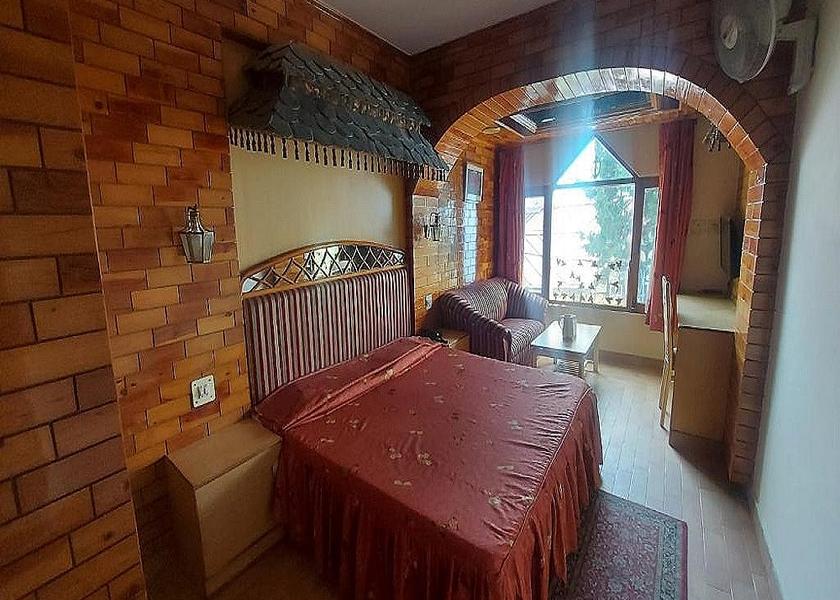 Himachal Pradesh Shimla Family Room- Non Valley View (queen bed with two bunk beds)