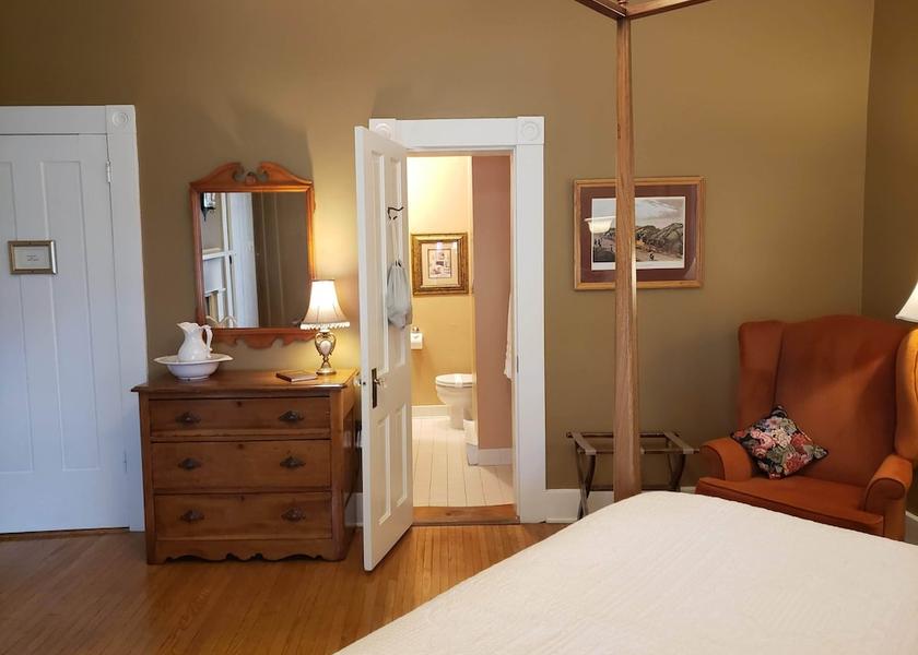 West Virginia Charles Town Bathroom