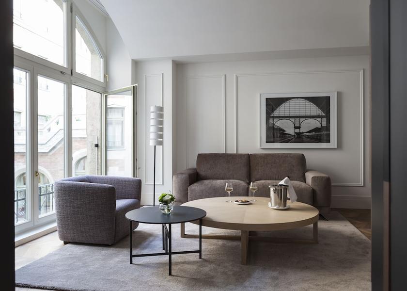  Budapest Room