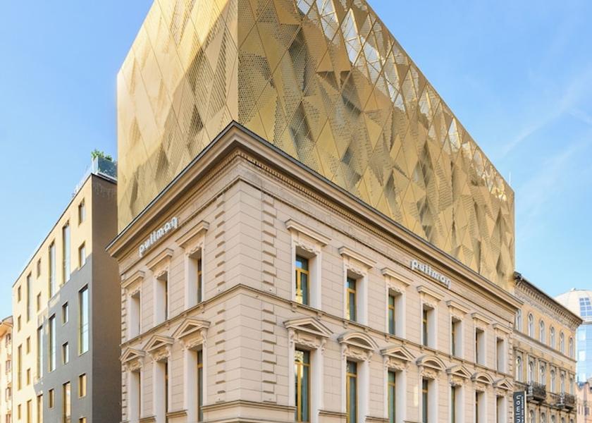  Budapest Exterior