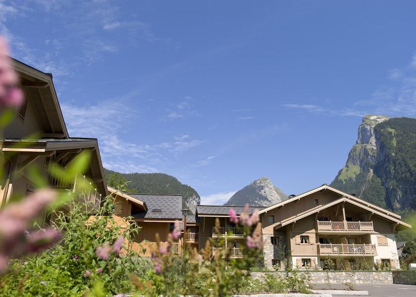 Auvergne-Rhône-Alpes Samoëns Exterior