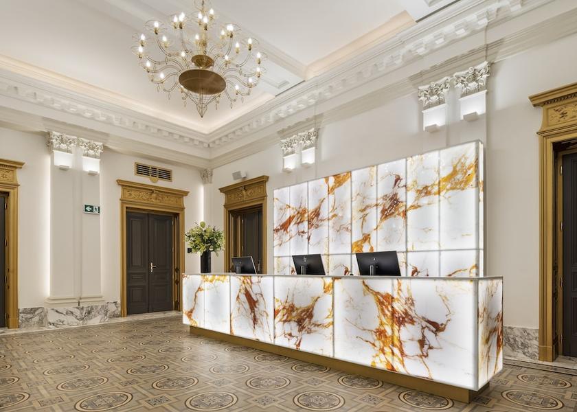  Budapest Lobby