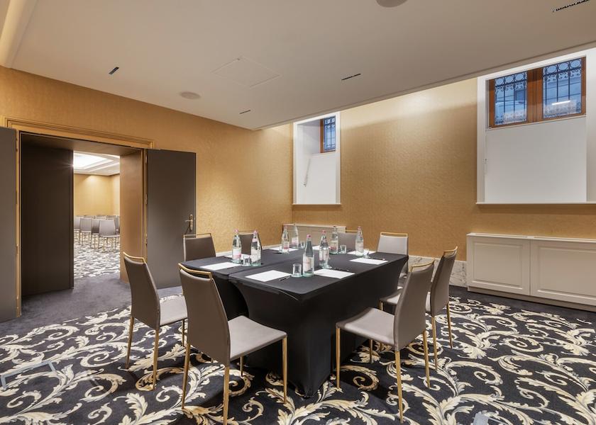  Budapest Meeting Room