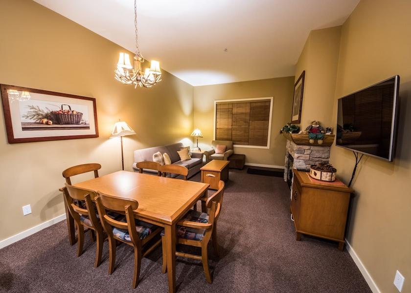 British Columbia Beaverdell In-Room Dining