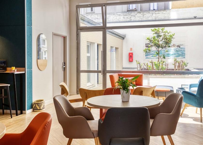 Ile-de-France Clichy Lobby