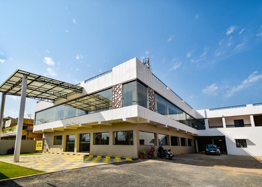 Maharashtra Bela Hotel Exterior