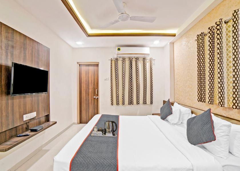 Gujarat Vadodara Classic Room