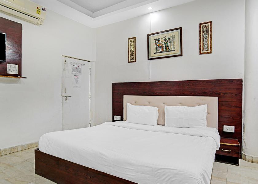 Madhya Pradesh Indore Room