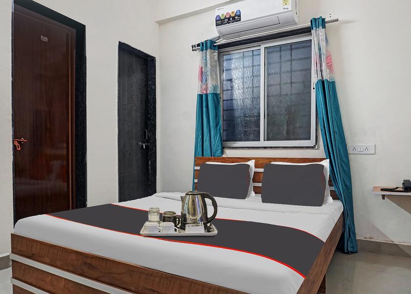 Maharashtra Pune Classic Room