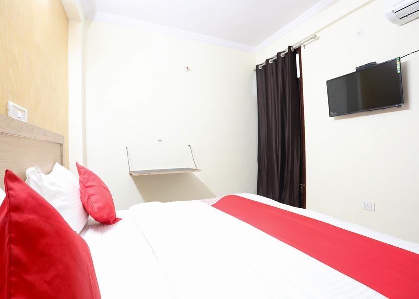 Uttar Pradesh Noida Saver Double Room