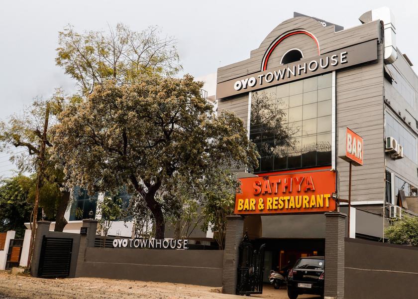 Maharashtra Nagpur Hotel Exterior
