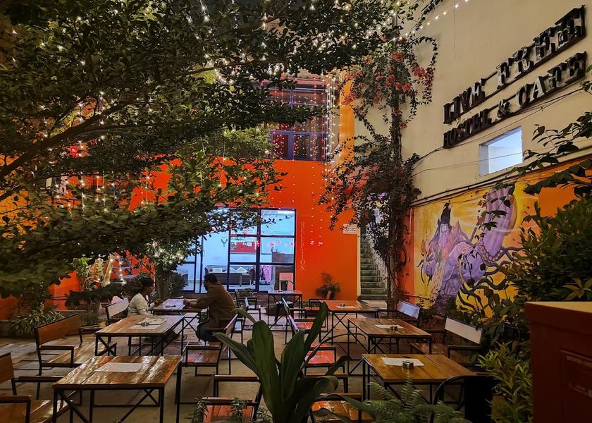 Uttar Pradesh Varanasi Food & Dining