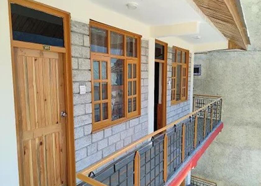 Himachal Pradesh Manali Deluxe Room (With Mountain View Balcony)