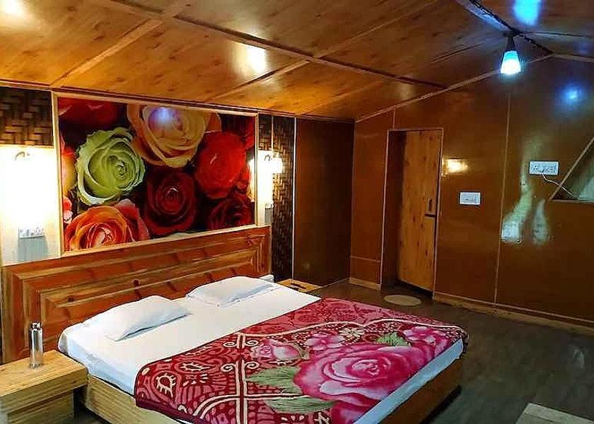 Himachal Pradesh Shimla Deluxe Queen Room