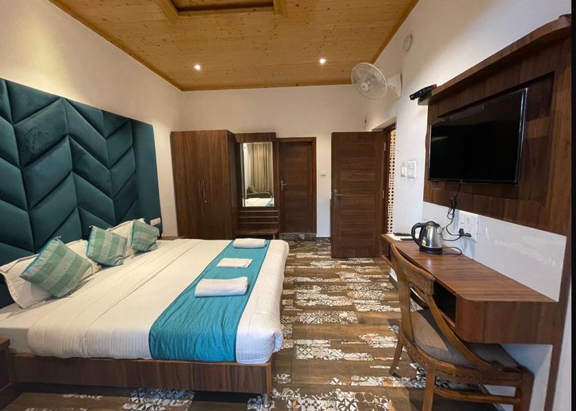 Himachal Pradesh Shimla Hill-view Super Deluxe Room